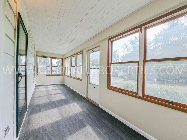 Foto del edificio - Charming 4-Bedroom Home in DeSoto!