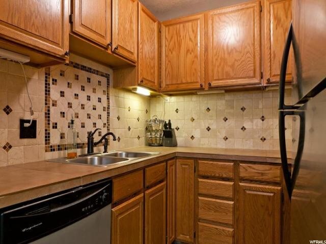 Building Photo - Holladay Condo