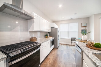 Building Photo - Meadowood Townhomes