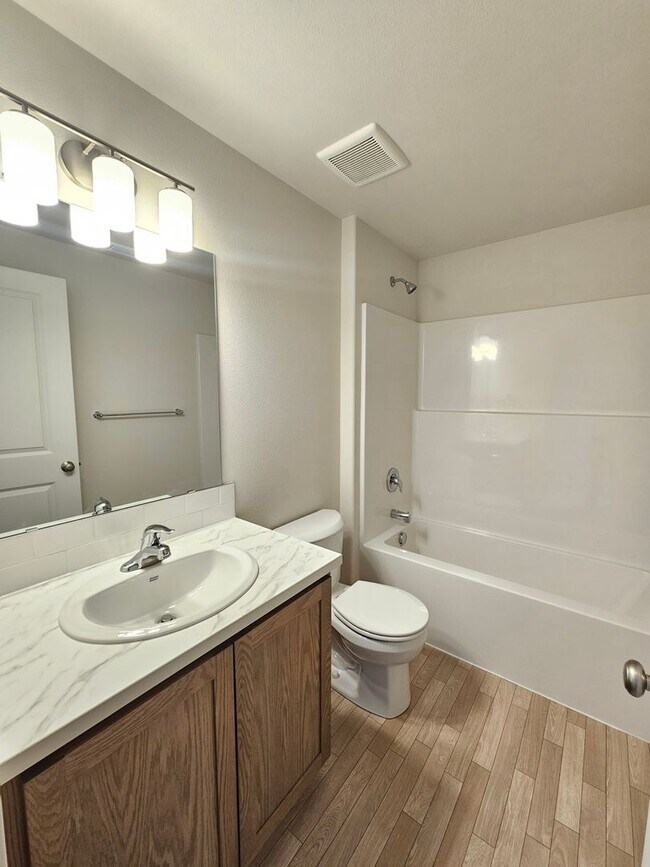 Foto del edificio - 515 Polaris St