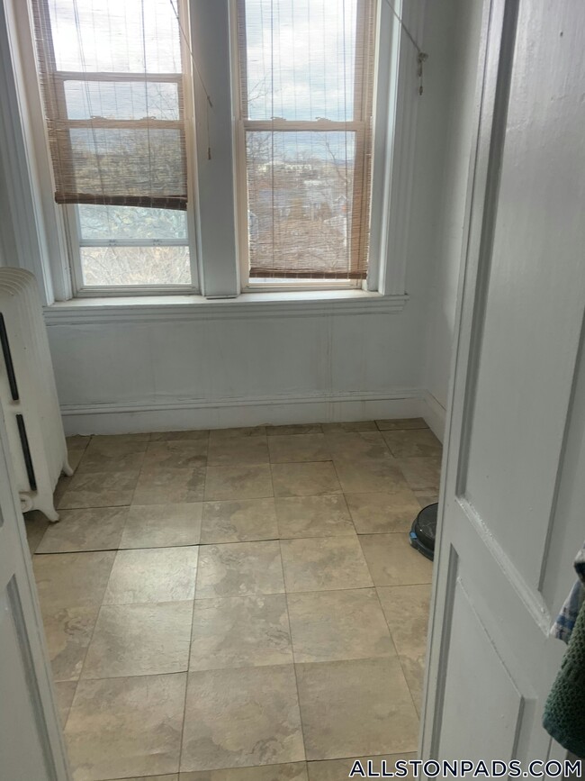 Building Photo - 28 Quint Ave