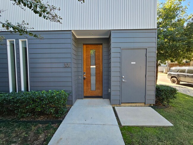 Foto del edificio - Minutes from Downtown, Uptown, Henderson, ...