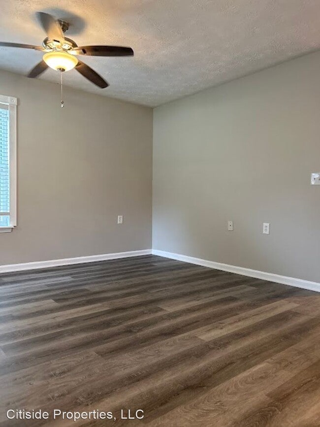 Foto del edificio - 3 br, 1 bath House - 88 Holly Rd