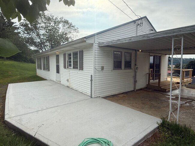 Foto del edificio - 3 Bedroom 2 Bathroom Home in Greeneville, TN