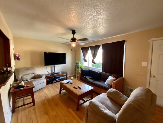 Building Photo - Lovely 2 Bedroom, 2 Bath Home in Northglenn
