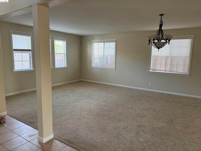 Building Photo - 5107 Fern Ridge Cir