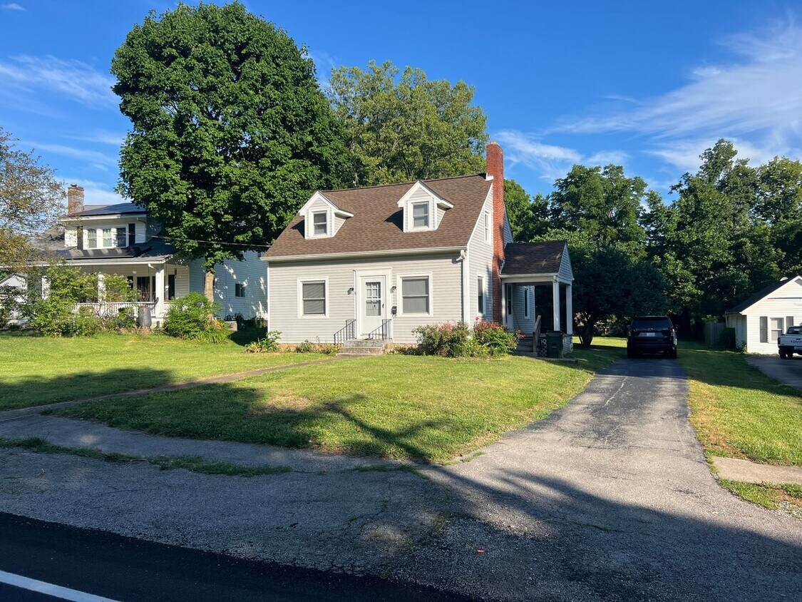 Primary Photo - 3 bedroom 2 bath house