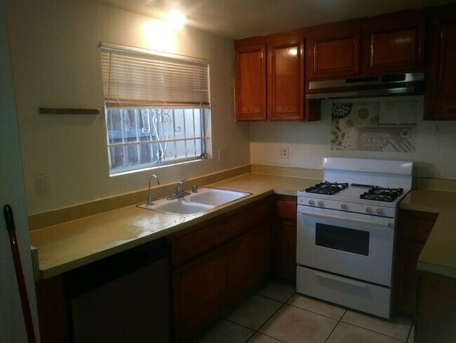 Building Photo - 413 S Monterey St