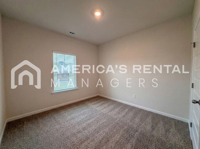 Foto del edificio - 5 Bedroom Home for Rent in Huntsville, AL!