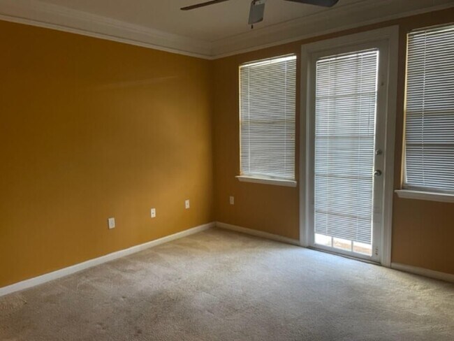 Building Photo - 9833 Baywinds Dr