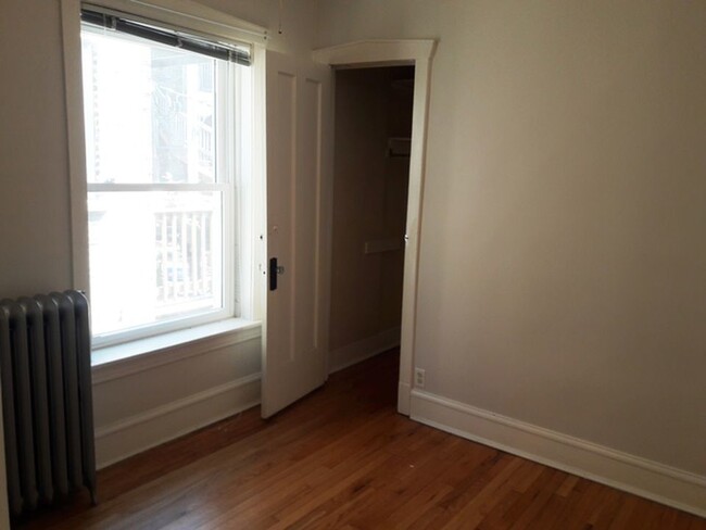 Foto del edificio - 6649 N Ashland Ave