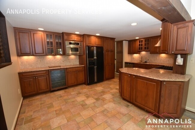 Building Photo - 821 Macsherry Dr