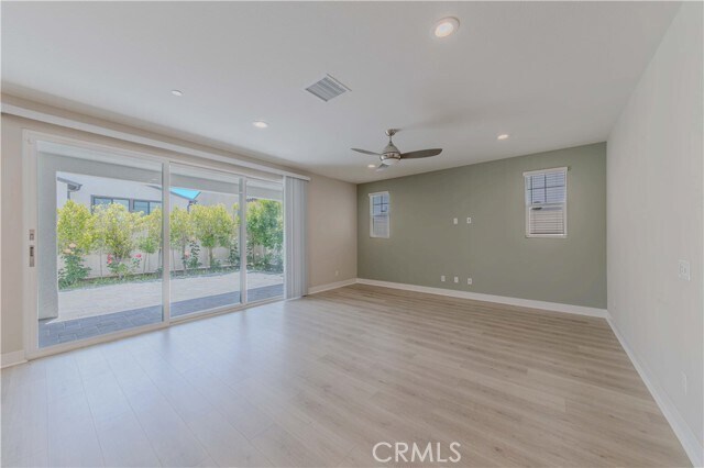 Foto del edificio - 27626 Upton Terrace