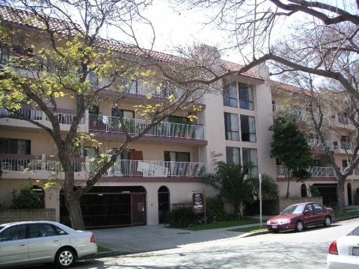 Primary Photo - 1627 Camden Ave