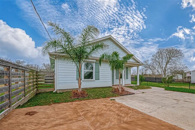 Building Photo - 2417 Avenue A