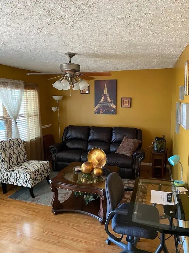 Building Photo - Charming 4BR House in Winston Salem