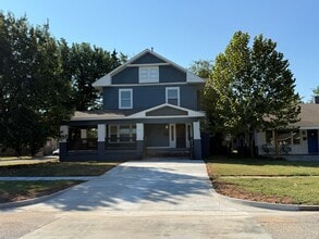 Building Photo - 1200 NW 32nd St