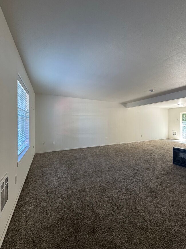 Foto del edificio - 1512 N Brook Ct