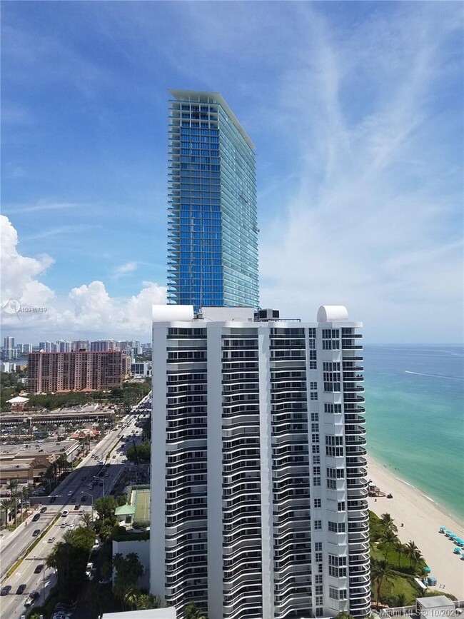 Foto del edificio - 16699 Collins Ave