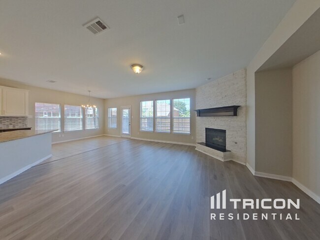Foto del edificio - 12028 Stephenville Dr