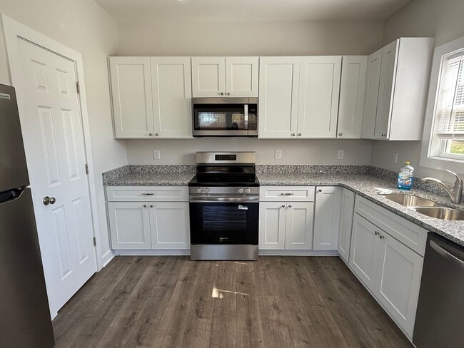 Building Photo - Three bedroom, 2 bath house in Graham