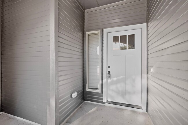 Building Photo - 405 Phillips Dr