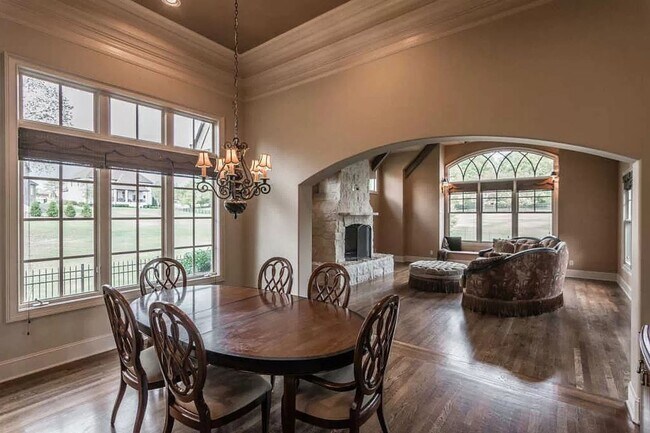Building Photo - Spacious Custom Home Conveniently Located