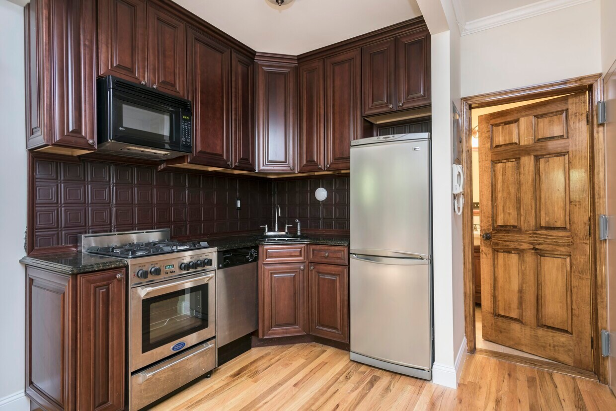 Building Photo - 235 W 137th St