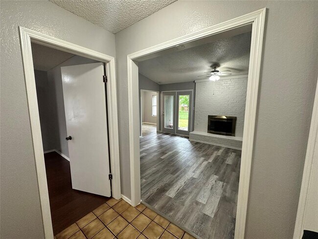Foto del edificio - 3628 Peregrine Dr