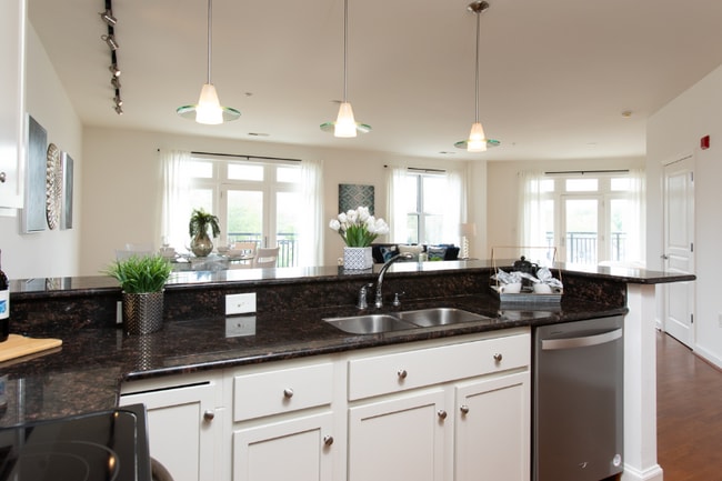 Building Photo - 670 Town Center Dr