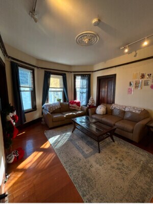 Primary Photo - 17 Hillside St