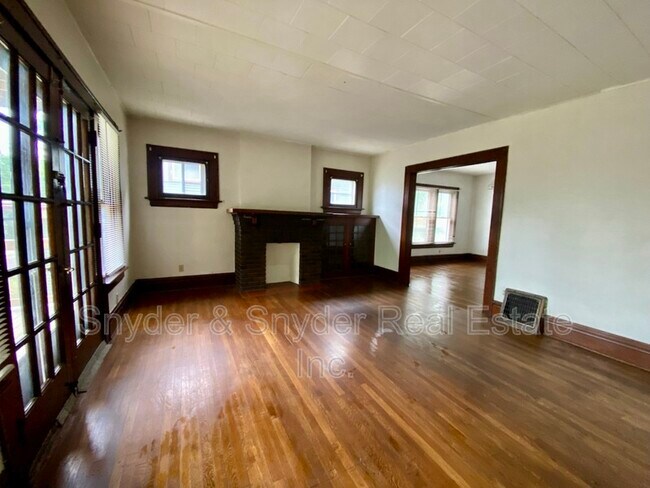 Foto del edificio - 400 Cloverdale Ave