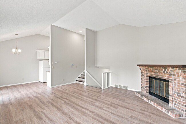 Foto del edificio - NEW 1720-1722-1724-1726 N Chapman Lane