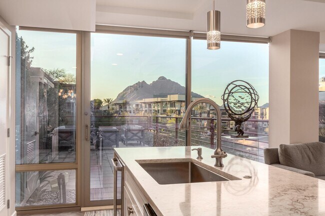 Foto del edificio - 7161 E Rancho Vista Dr