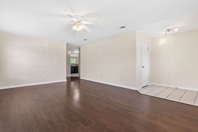 Building Photo - 14797 Nassau Dr