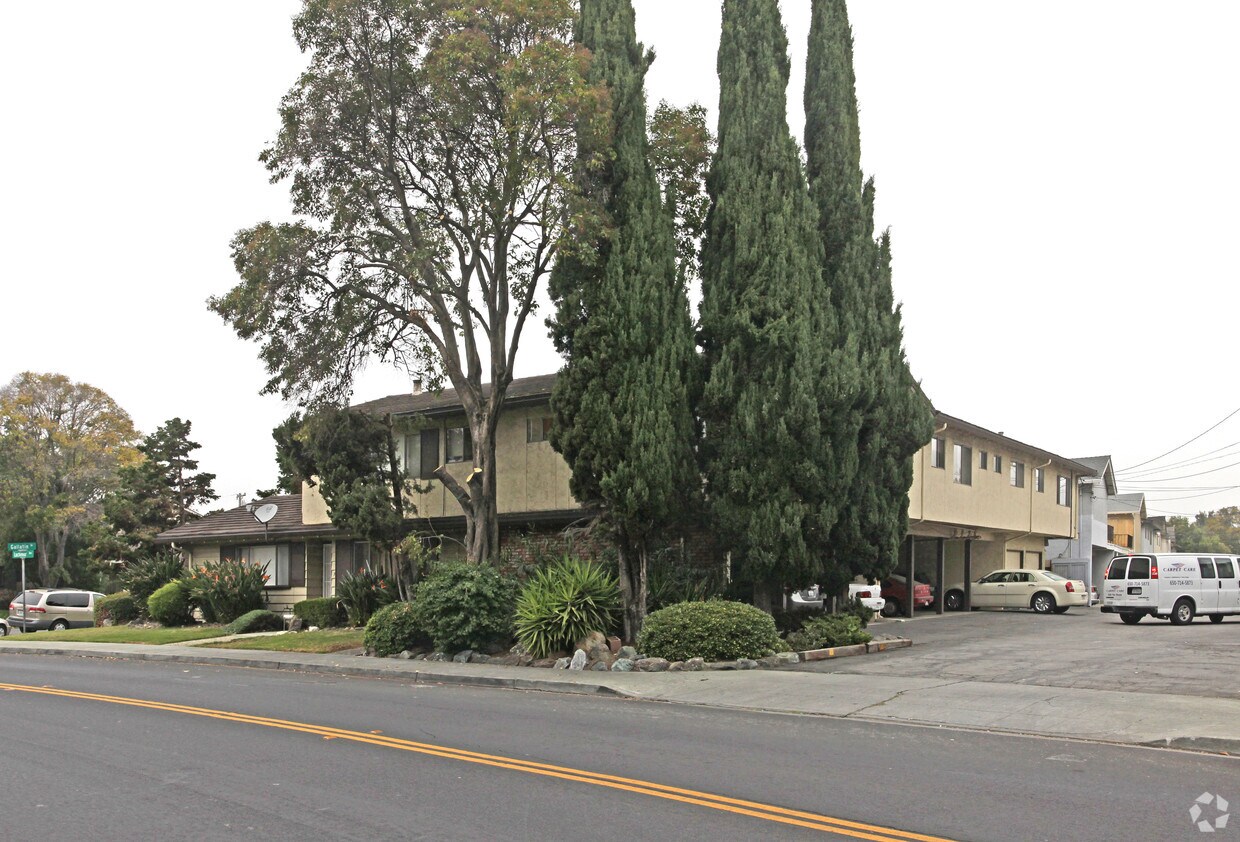 Foto del edificio - 857 Gallatin Dr