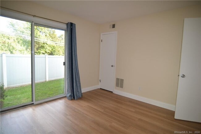 Building Photo - 29 Van Buren Ave