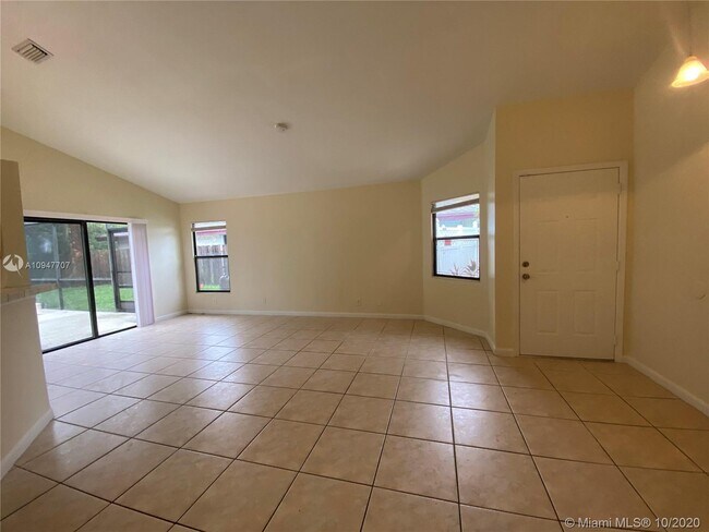 Building Photo - 1222 SW 74th Ave