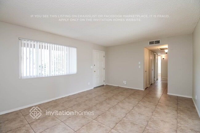 Foto del edificio - 1249 E 8th St