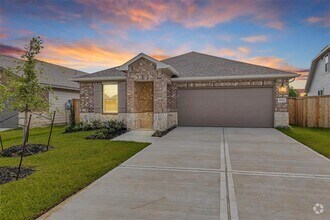 Building Photo - 38710 Yellowstone Dr
