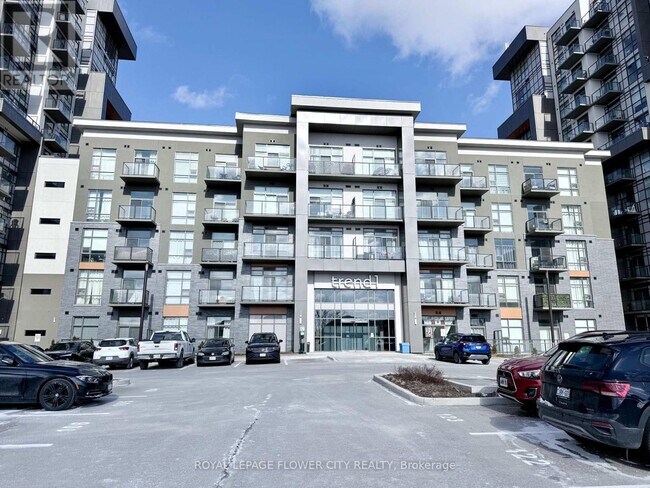 Photo du bâtiment - 450 Dundas St E