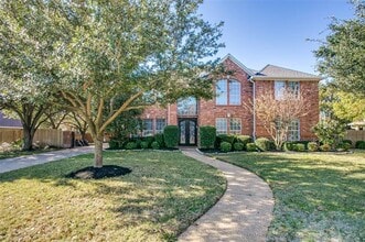 Building Photo - 206 Lake Crest Dr
