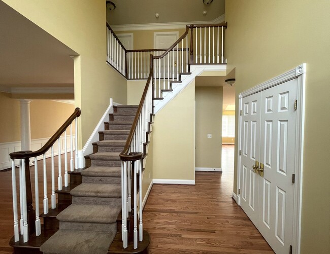Building Photo - 4823 Vista Ridge Dr
