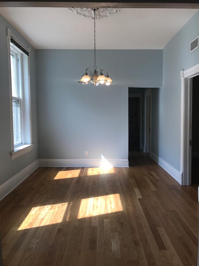 Dining Room 2 - 2022 N Sheffield Ave