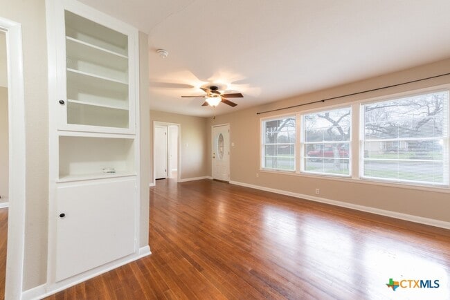 Foto del edificio - 126 Bellaire St