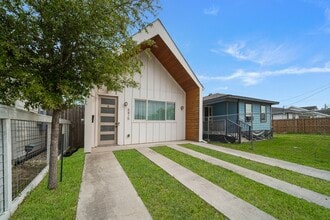 Building Photo - 5415 Margarita St