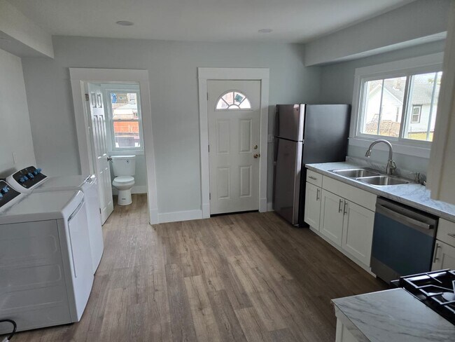 Foto del edificio - 1807 Riverview Dr