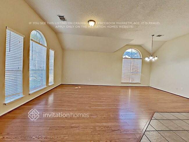 Building Photo - 1777 Meyerwood Ln S
