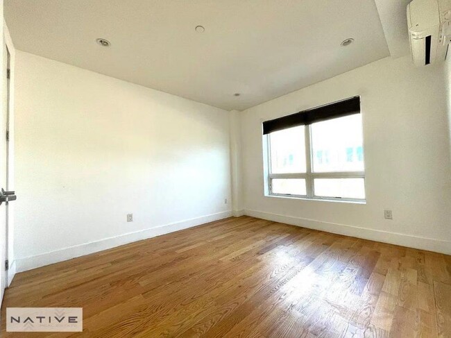 Building Photo - 1 bedroom in Flushing NY 11385