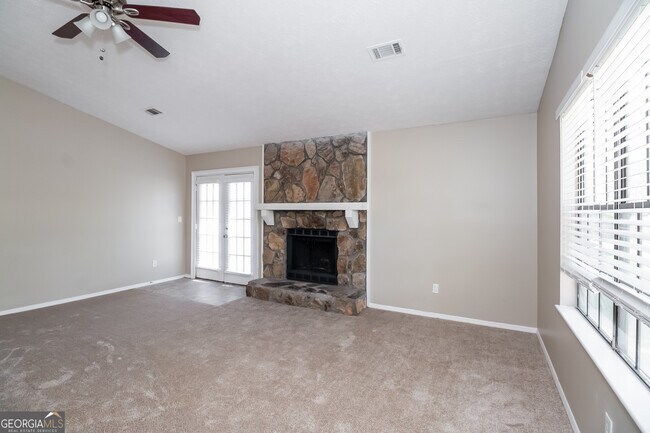 Foto del edificio - 5660 Pine Meadows Ct
